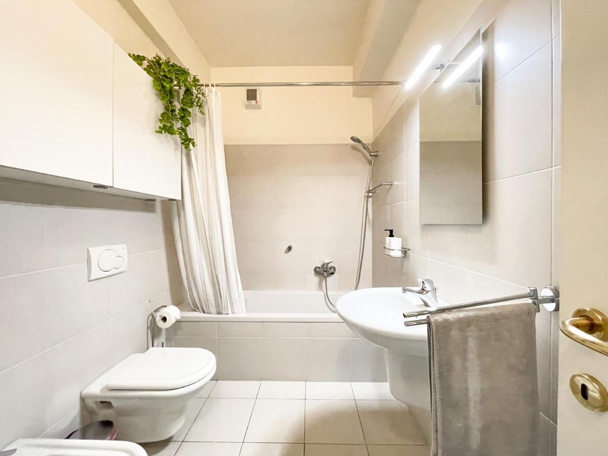 Regina Di Laglio - Free Parking, Garden, Lake View Bagian luar foto
